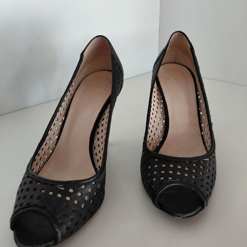 Black Moschoutis peep-toe pumps like new, size 39