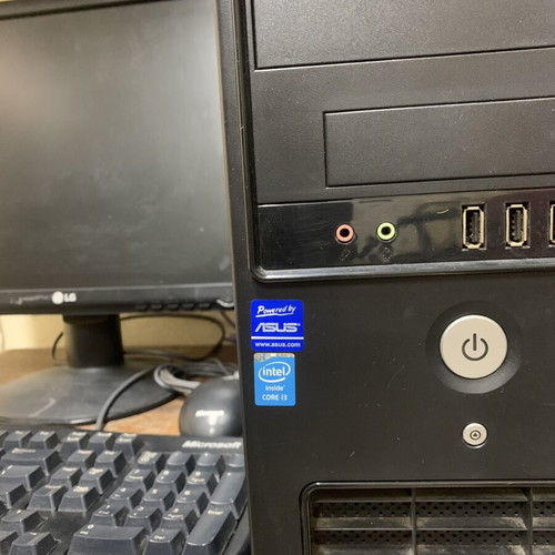 Desktop computer set with Intel i3, 8GB RAM, LG 17-inch monitor