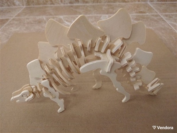  xilini kataskevi 3D dinosafros *stegosafros*. san kenourgio
