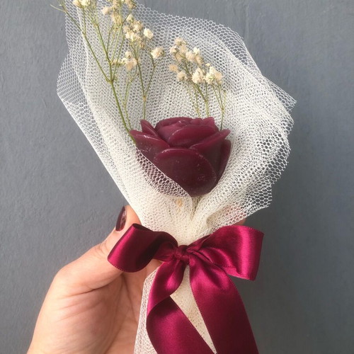 Rose bomboniere new with candle and gypsophila