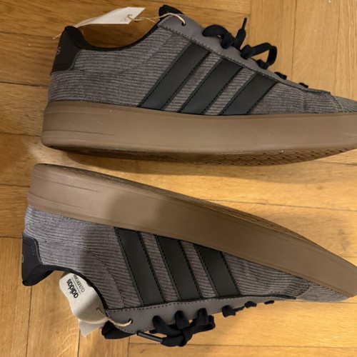 Adidas Grand Court 3.0 sneakers new, size 42 2/3, charcoal black gum