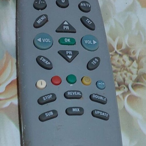 Winson CRT TV MT61 TLX Silver 14" like new with remote for retro gaming