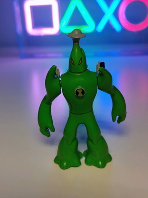 Goop Ben 10 Ten Ultimate Alien Creation Chamber figure used