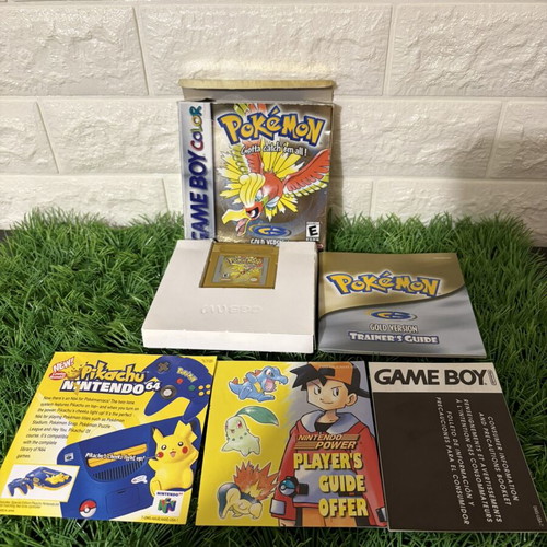 Pokémon Gold Game Boy Color used with box and manual