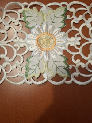 Table runner like new