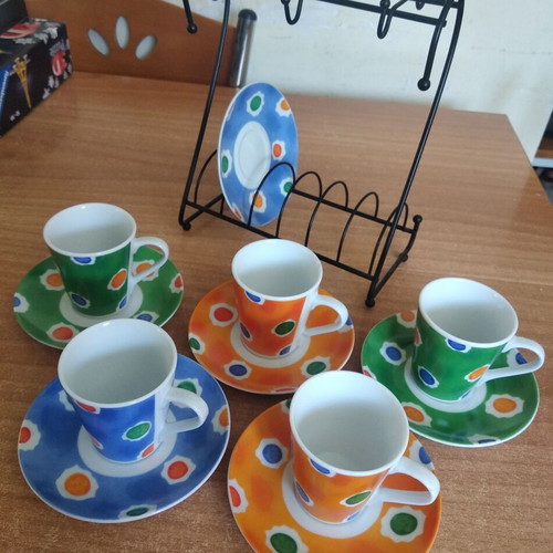 Set of 5 cups with base