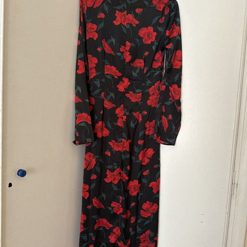 Pink Woman midi floral dress with knot like new, black with red flowers