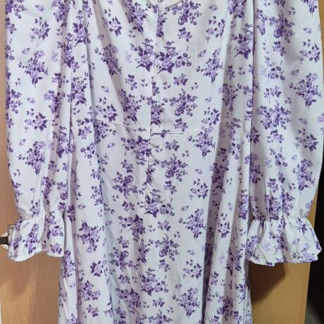 Floral dress Shein like new, white with purple flowers, long sleeves