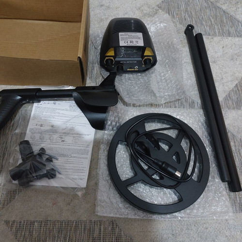 Metal detector new in box