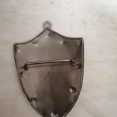Metal Shield 13x8 cm like new