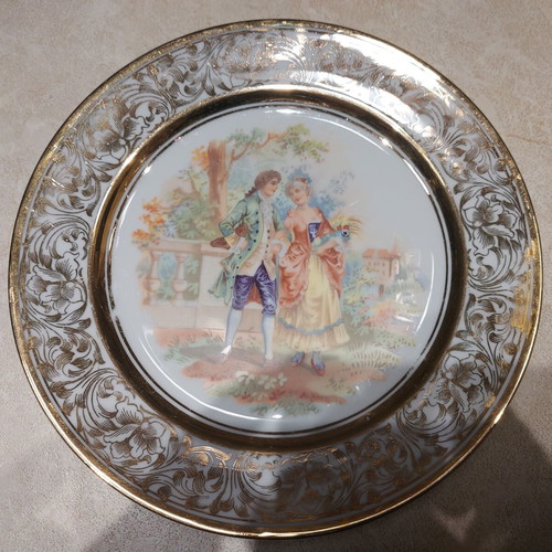 Alfred Meakin porcelain collectible wall plate like new