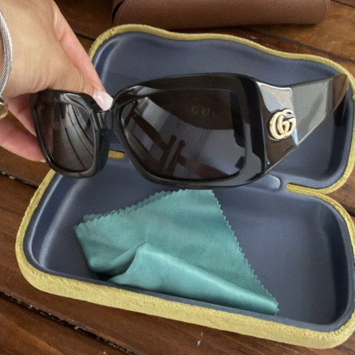 Gucci sunglasses, black