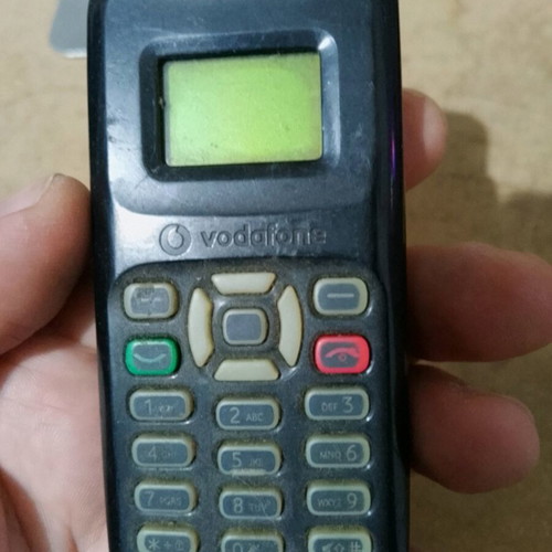 Vodafone mobile phone used without charger