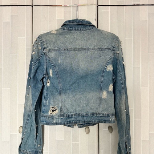 Denim jacket like new with pearl details on sleeves, blue