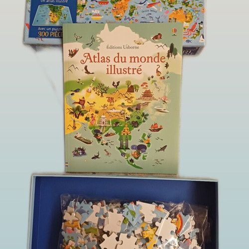 Puzzle and book in French like new, 300 pieces, 30 pages