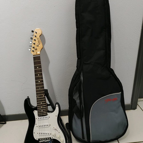 Granite Junior Electric Guitar used with Stagg case and Proel stand