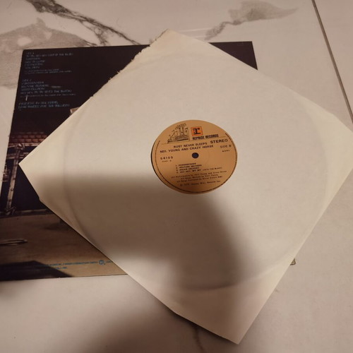 Rust Never Sleeps vinyl album 1979 by Neil Young, like new