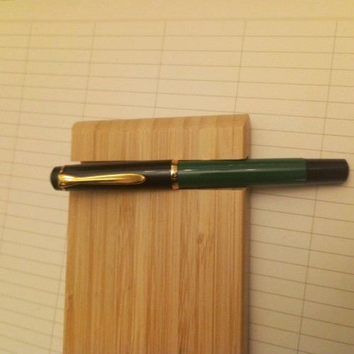 Pelikan M150 Fountain Pen Black Green Medium nib like new