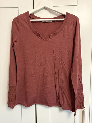 Attrattivo brick red blouse like new, size M