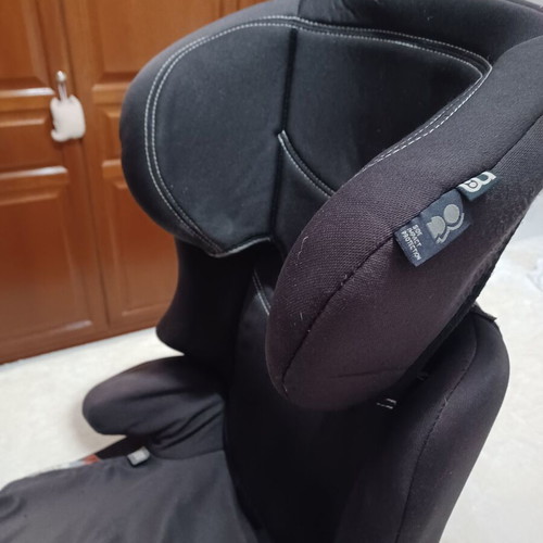 Mothercare booster car seat with side protection