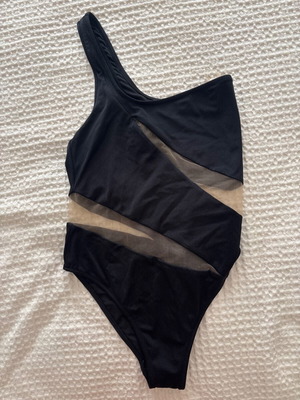 Bluepoint one-shoulder swimsuit like new, black, size M