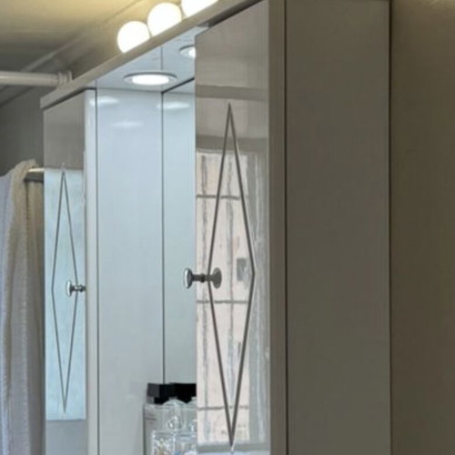 Bathroom light with 5 LED like new