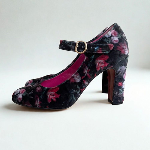 Ursula Mascaró gothic retro velvet designer pumps size 37 used