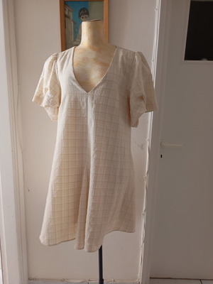 Na-Kd women's dress like new, size L/XL, white beige