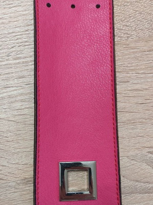 Leather closure Elegant bag with twist lock new