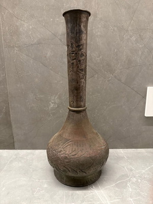 Vintage χάλκινο ανθοδοχείο μεταχειρισμένο 30cm με χειροχάρακτη διακόσμηση