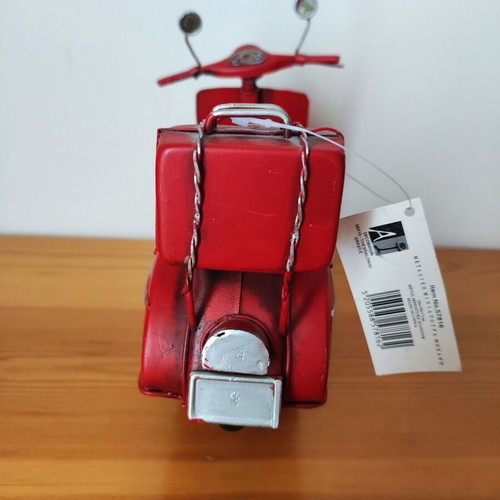 Vespa metal miniature scooter new, red with tag