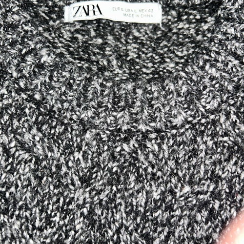 Pack of 4 men's large sweaters like new