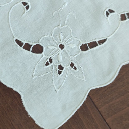 Cutwork white table linen set and gift cotton from India new