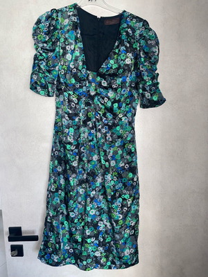 Satin dress floral like new with midi balloon sleeves