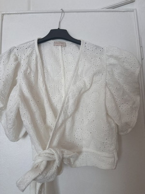 Regalinas white skirt and top set like new