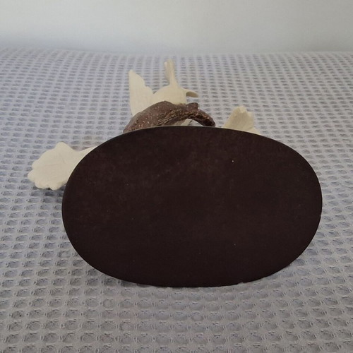 Castello decoration with three white doves on wooden base used