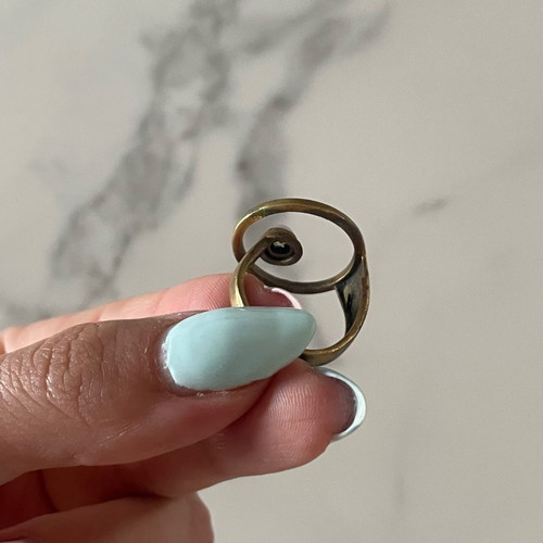 Handmade women's ring used with gray semi-precious stone