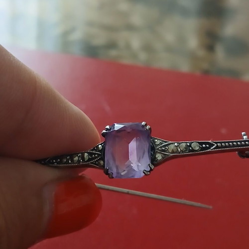 Silver brooch with lilac amethyst like new, A quality