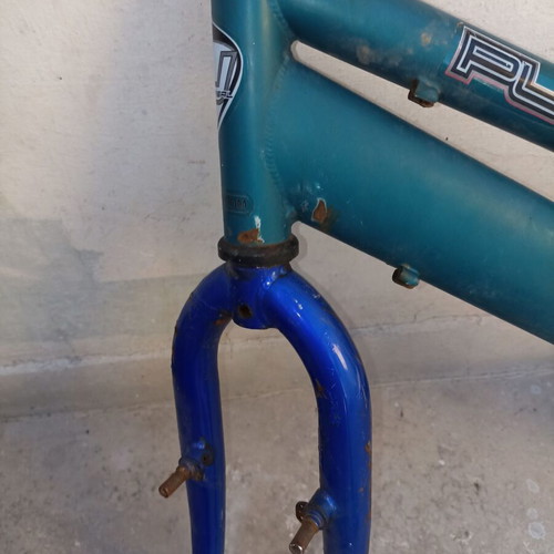 26-Inch Bicycle Frame used, green with minor rust
