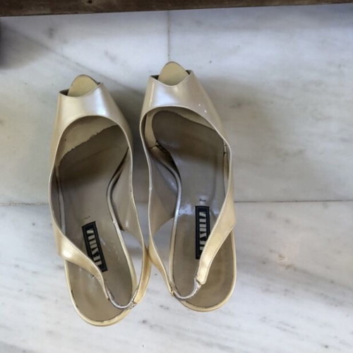 Le Silla sandals like new, beige with built-in platform size 39