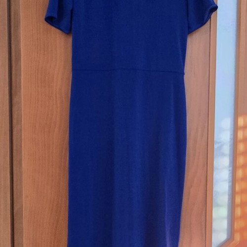 Blue elegant dress with short sleeves and wrap design