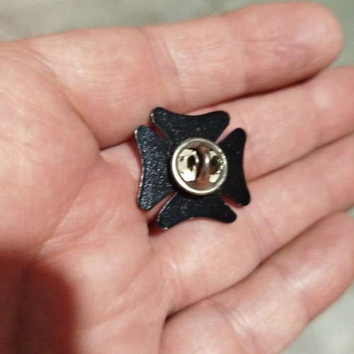 Iron Cross pin badge, black enamel with metallic outline