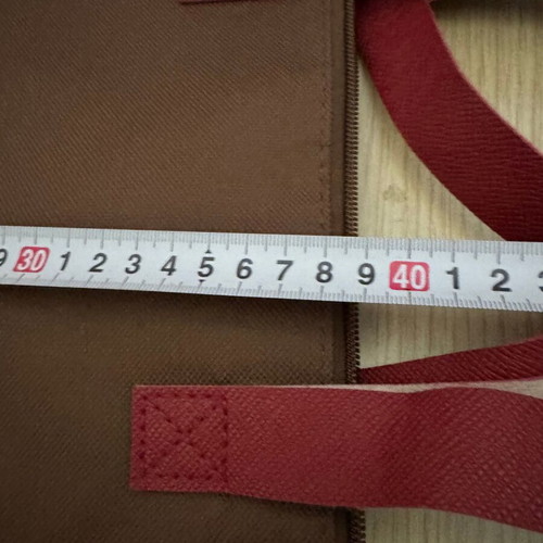Fabric hand bag used with zipper