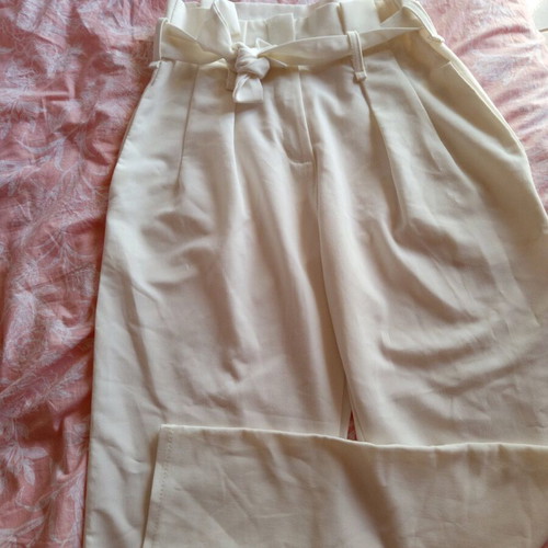 Kelly's M pants new, soft cream color, high waist