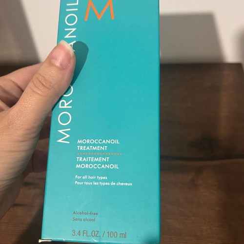 Moroccanoil hair oil box like new, empty