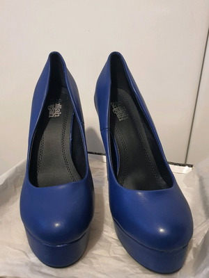 Fullah Sugah Blue Pumps New With Chunky Heel Size 40