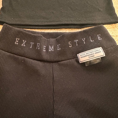 Girls' set 6-8 years black rib used like new