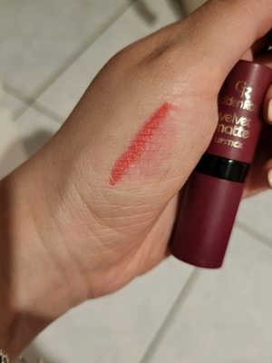 Ροζ κραγιόν Velvet Matte Golden Rose 04 σαν καινούργιο