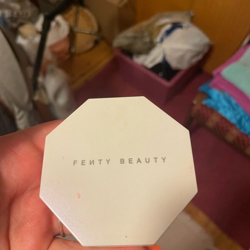 Fenty Beauty Trophy Wife Highlighter like new