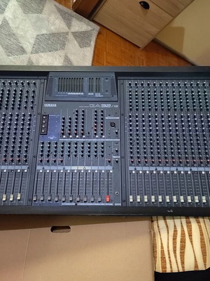 Yamaha GA32/12 audio mixer with aluminum flight case